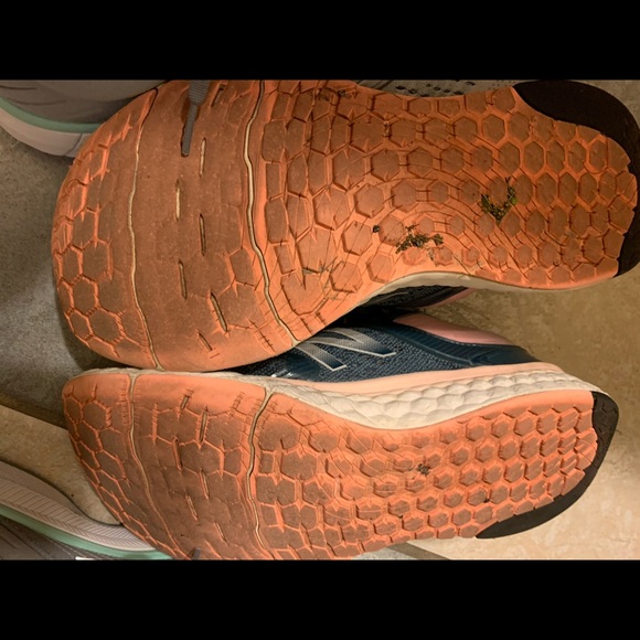 New Balance 1080 - Picture 3 of 4